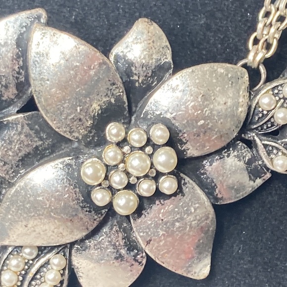 20" Antiqued Finish Silver Tone Flower Necklace Statement Piece - Picture 5 of 11